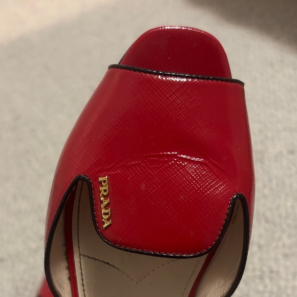 Prada Women's Red flat sandals - Picture 2 of 10